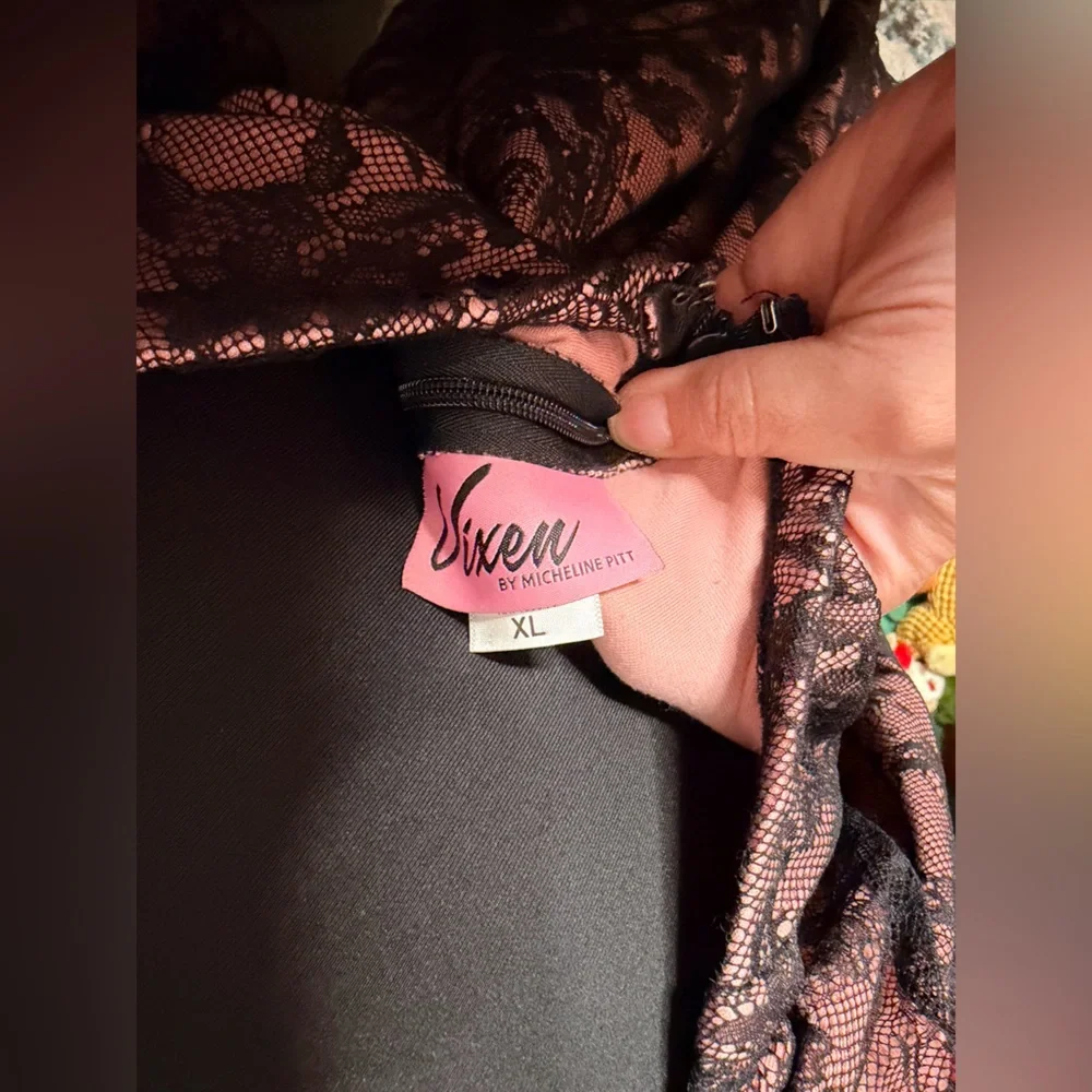 Vixen by Micheline Pitt Peach Lace Vacation Playsuit - Picture 4 of 4